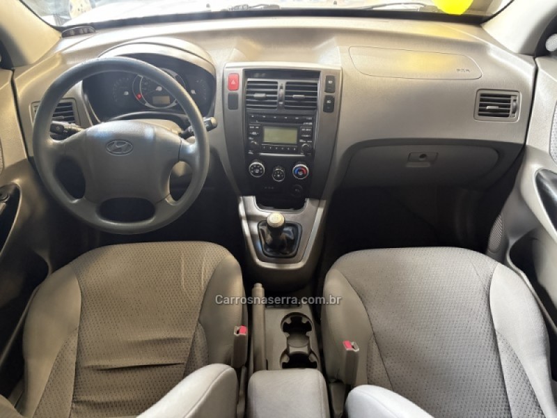 TUCSON 2.0 MPFI GL 16V 142CV 2WD GASOLINA 4P MANUAL - 2010 - CAXIAS DO SUL