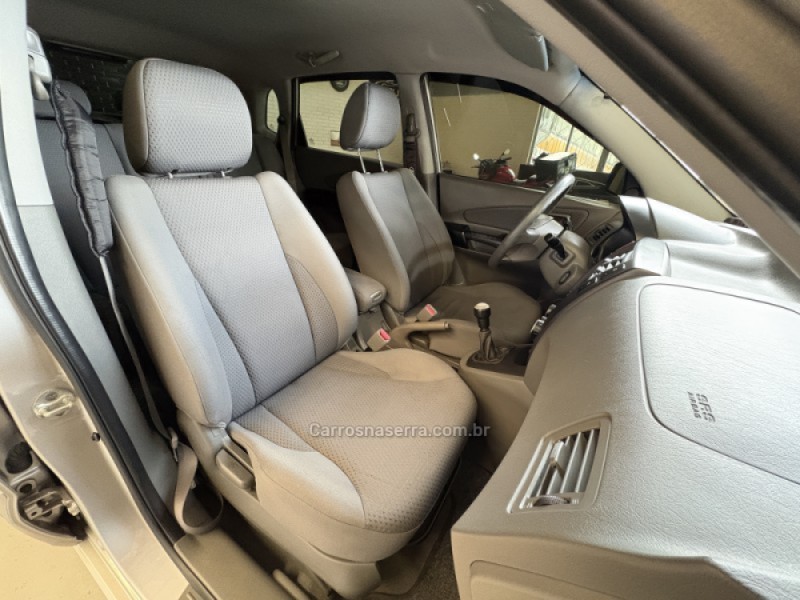 TUCSON 2.0 MPFI GL 16V 142CV 2WD GASOLINA 4P MANUAL - 2010 - CAXIAS DO SUL