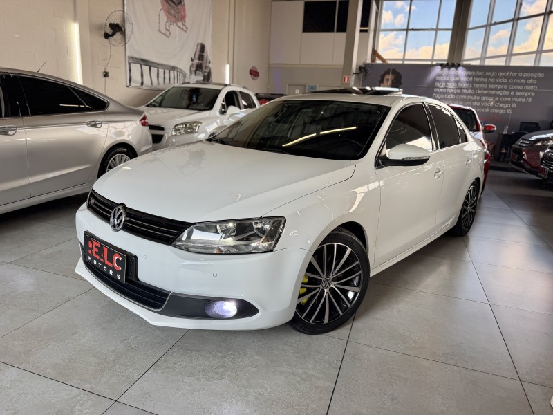JETTA 2.0 TSI HIGHLINE 211CV GASOLINA 4P TIPTRONIC - 2014 - CAXIAS DO SUL