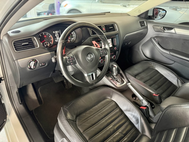 JETTA 2.0 TSI HIGHLINE 211CV GASOLINA 4P TIPTRONIC - 2014 - CAXIAS DO SUL