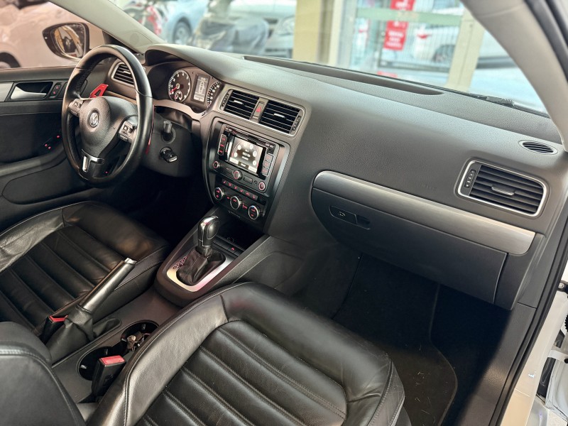 JETTA 2.0 TSI HIGHLINE 211CV GASOLINA 4P TIPTRONIC - 2014 - CAXIAS DO SUL