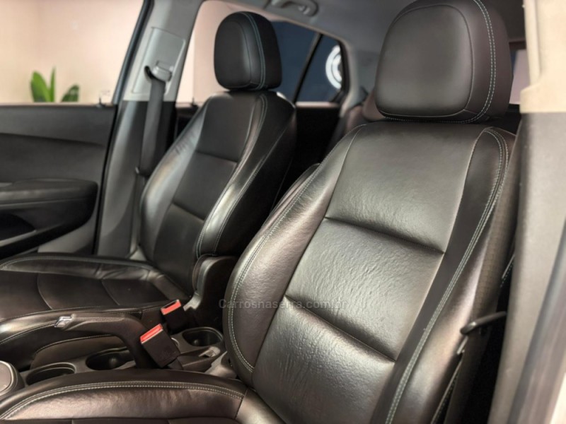 TRACKER 1.8 MPFI LTZ 4X2 16V FLEX 4P AUTOMÁTICO - 2014 - CARLOS BARBOSA