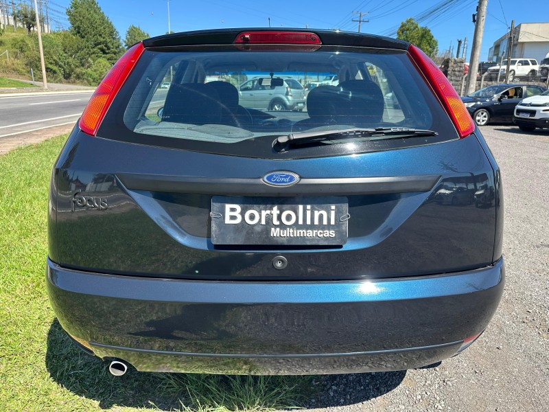 FOCUS 1.6 8V GASOLINA 4P MANUAL - 2003 - FARROUPILHA