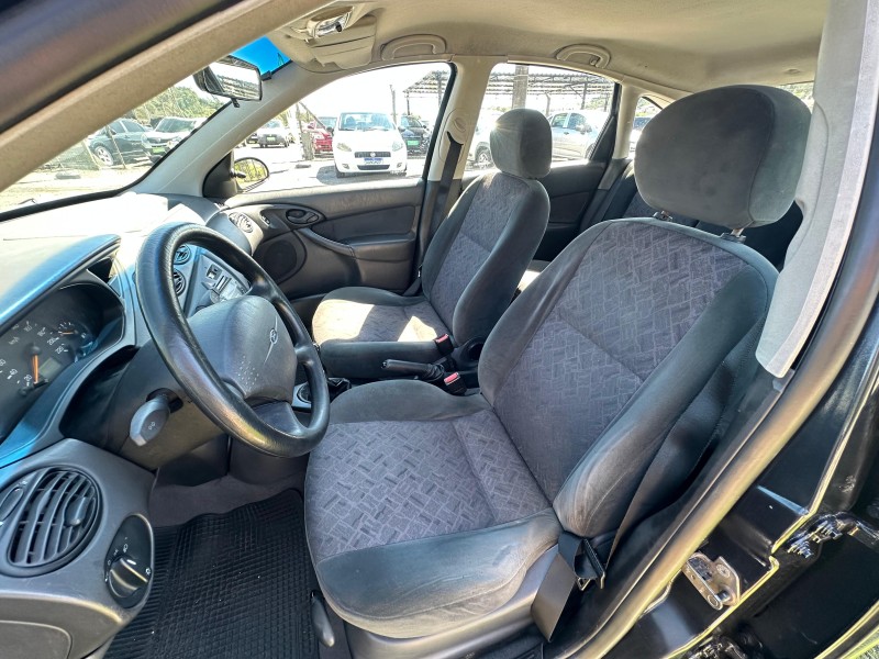 FOCUS 1.6 8V GASOLINA 4P MANUAL - 2003 - FARROUPILHA
