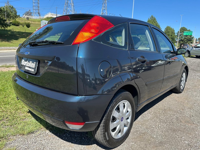FOCUS 1.6 8V GASOLINA 4P MANUAL - 2003 - FARROUPILHA