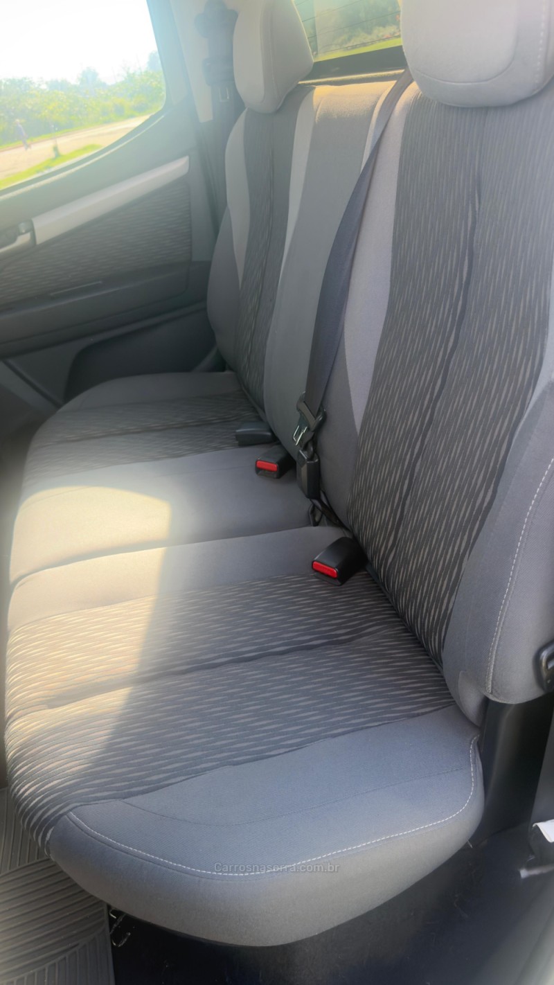 S10 2.4 ADVANTAGE 4X2 CD 8V FLEX 4P MANUAL - 2016 - GRAMADO