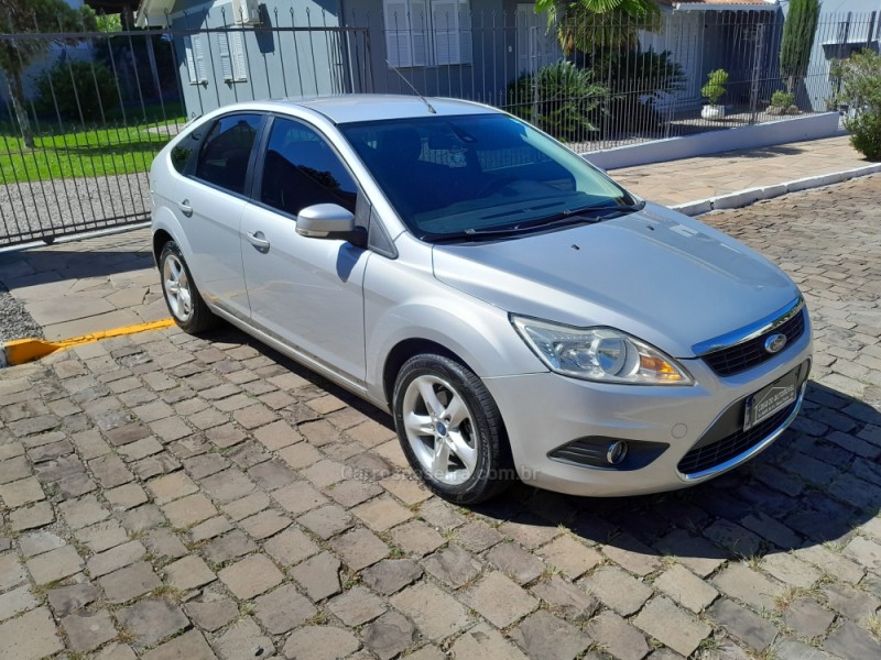 FOCUS 2.0 GLX 16V FLEX 4P MANUAL - 2012 - NOVA PRATA