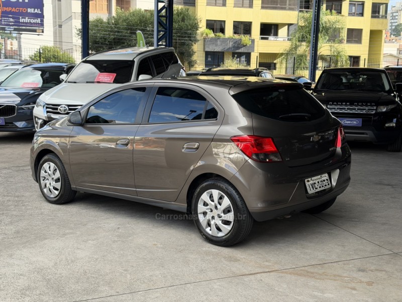 ONIX 1.4 MPFI LT 8V FLEX 4P MANUAL - 2014 - CAXIAS DO SUL