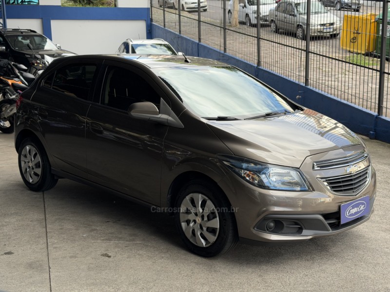 ONIX 1.4 MPFI LT 8V FLEX 4P MANUAL - 2014 - CAXIAS DO SUL