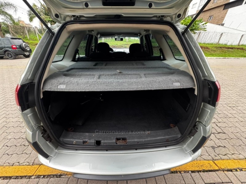 PALIO 1.4 MPI TREKKING WEEKEND 8V FLEX 4P MANUAL - 2010 - FELIZ