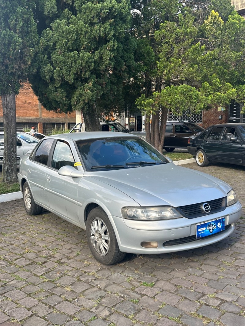 VECTRA 2.2 MPFI CD 16V GASOLINA 4P MANUAL - 1998 - CAXIAS DO SUL