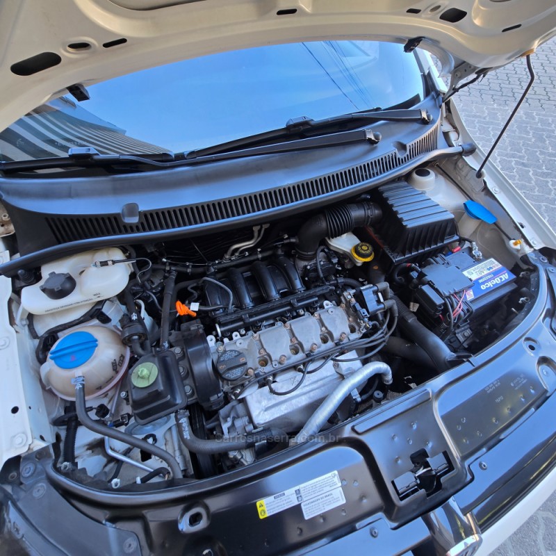 FOX 1.6 MI HIGHLINE 8V FLEX 4P MANUAL - 2014 - BENTO GONçALVES