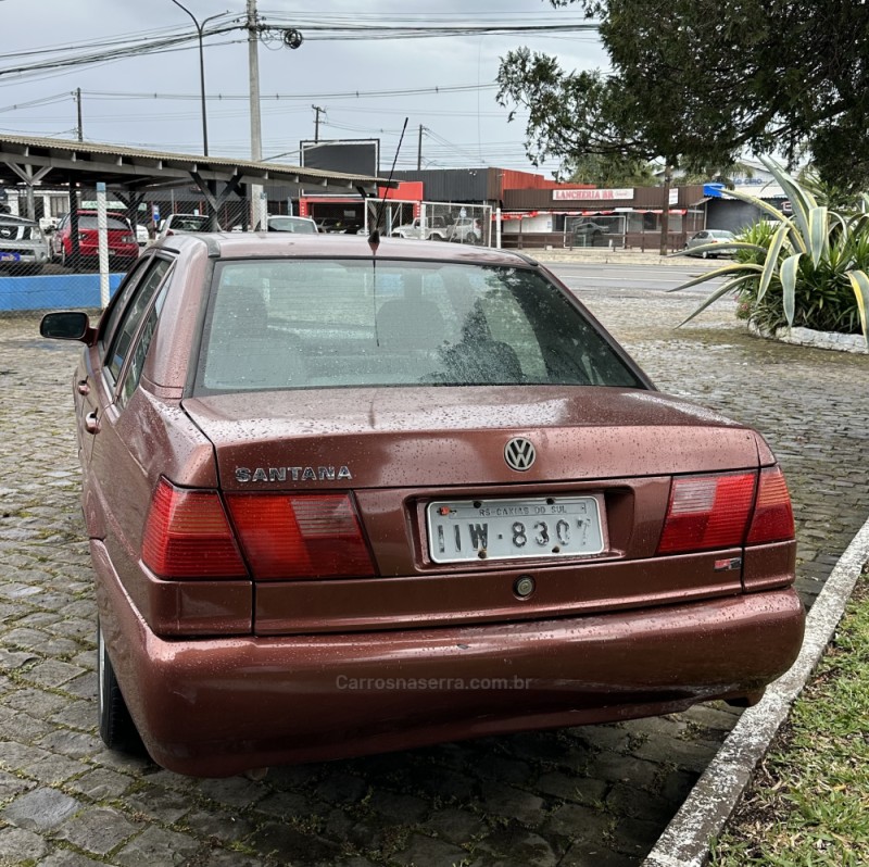 SANTANA 1.8 MI 8V GASOLINA 4P MANUAL - 2000 - CAXIAS DO SUL