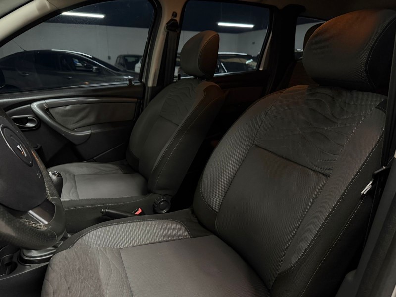 DUSTER 1.6 TECH ROAD 4X2 16V FLEX 4P MANUAL - 2014 - CAXIAS DO SUL