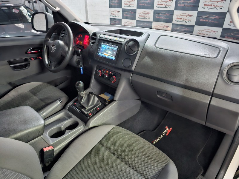 AMAROK 2.0 TRENDLINE 4X4 CD 16V TURBO INTERCOOLER DIESEL 4P MANUAL - 2013 - CAXIAS DO SUL