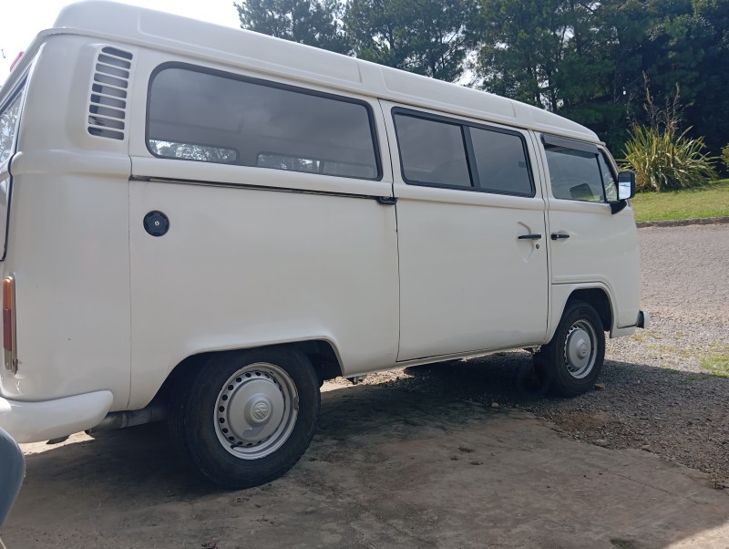 KOMBI 1.4 MI STD LOTAÇÃO 8V FLEX 3P MANUAL - 2013 - CAXIAS DO SUL