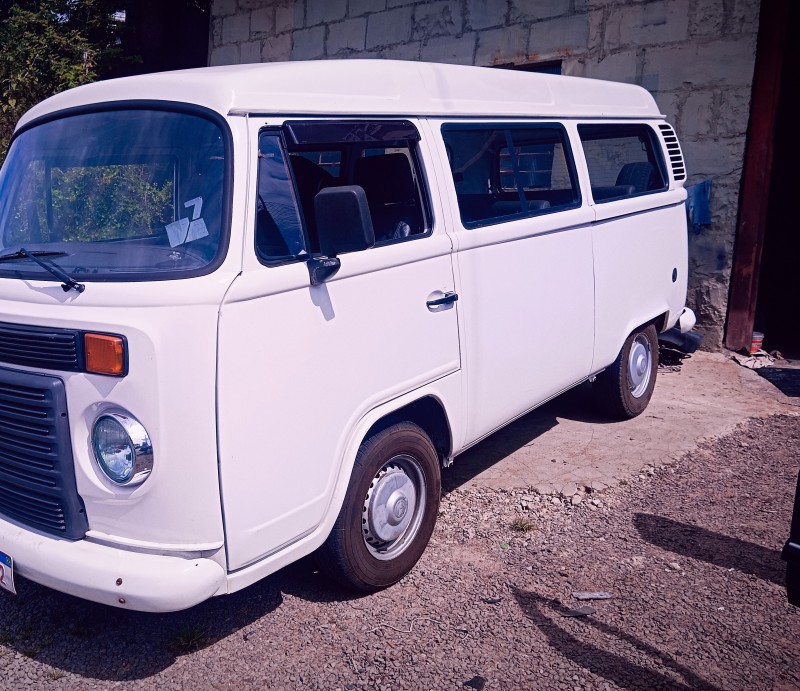 kombi 1.4 mi std lotacao 8v flex 3p manual 2013 caxias do sul