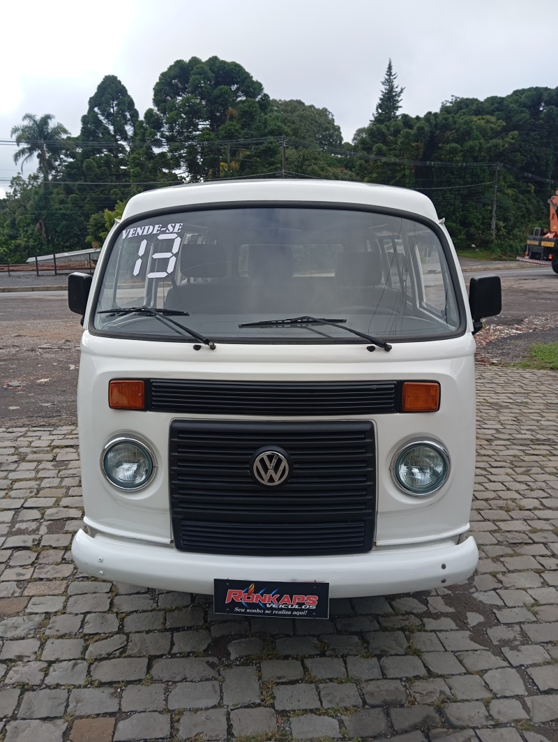 KOMBI 1.4 MI STD LOTAÇÃO 8V FLEX 3P MANUAL - 2013 - CAXIAS DO SUL
