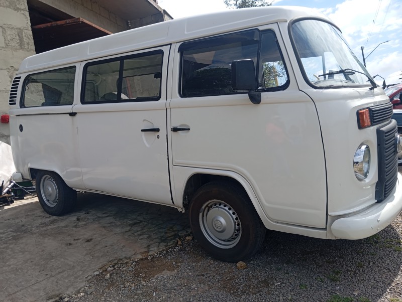 KOMBI 1.4 MI STD LOTAÇÃO 8V FLEX 3P MANUAL - 2013 - CAXIAS DO SUL