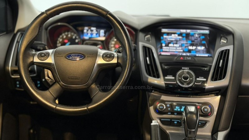 FOCUS 2.0 TITANIUM HATCH 16V FLEX 4P AUTOMÁTICO - 2014 - ESTâNCIA VELHA