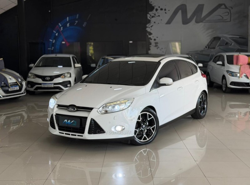 focus 2.0 titanium hatch 16v flex 4p automatico 2014 estancia velha