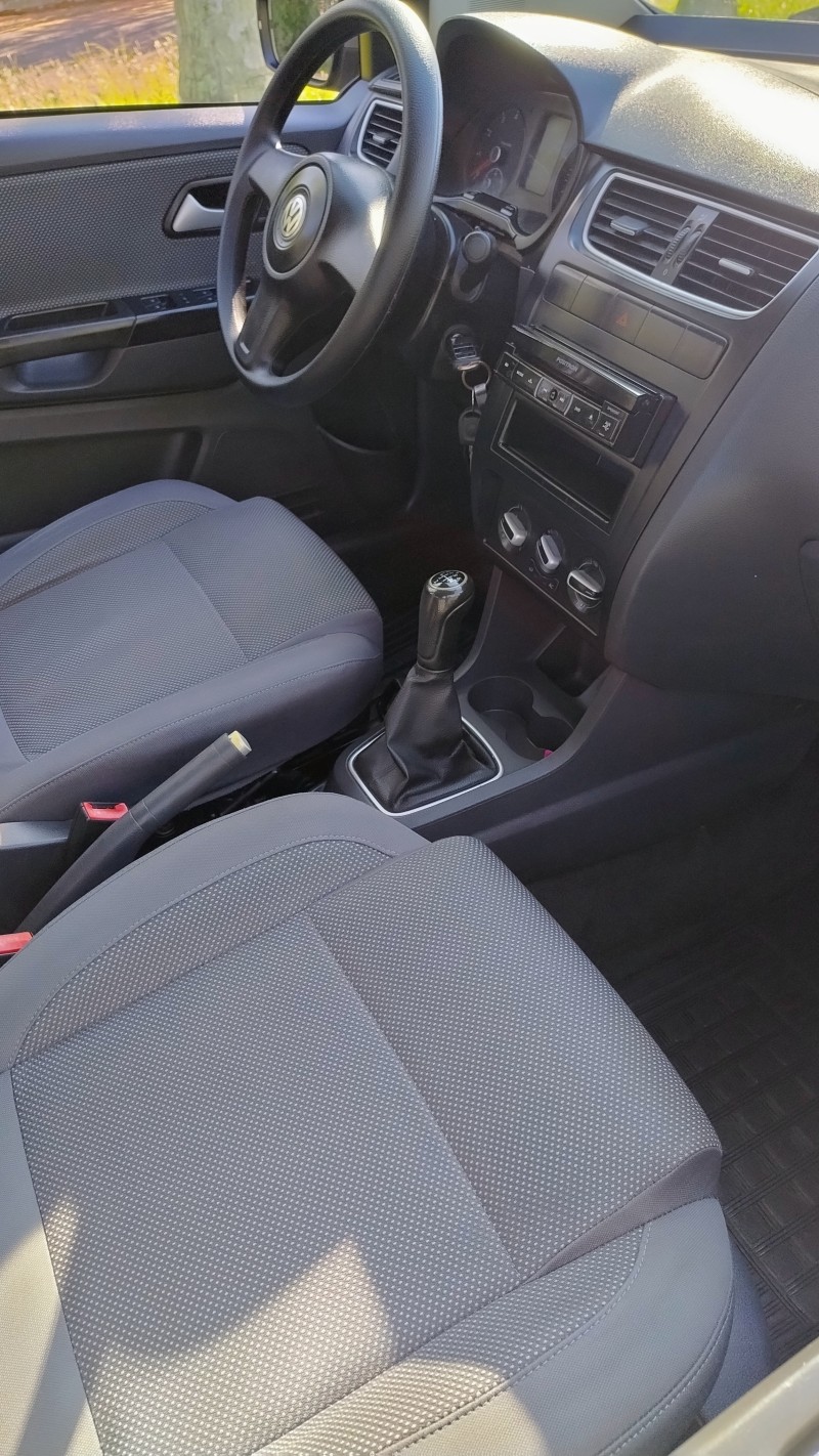 FOX 1.0 MI TRENDLINE 8V FLEX 4P MANUAL - 2011 - CAMPO BOM