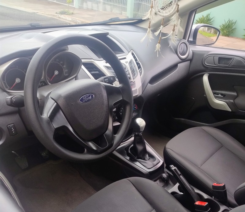 FIESTA 1.6 SE SEDAN 16V FLEX 4P MANUAL - 2011 - CAMPO BOM