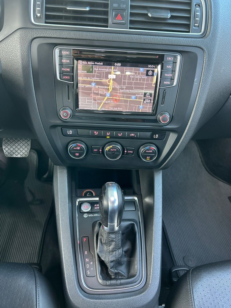 JETTA 2.0 COMFORTLINE FLEX 4P TIPTRONIC - 2016 - CAXIAS DO SUL