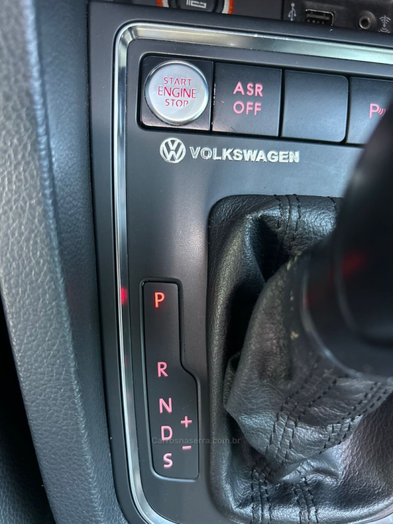 JETTA 2.0 COMFORTLINE FLEX 4P TIPTRONIC - 2016 - CAXIAS DO SUL