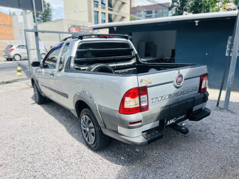 STRADA 1.4 MPI TREKKING CE 8V FLEX 2P MANUAL - 2009 - CAXIAS DO SUL