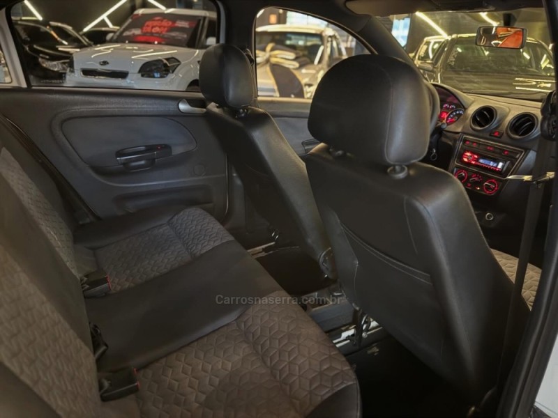 GOL 1.0 MI TRACK 8V FLEX 4P MANUAL - 2015 - NOVO HAMBURGO