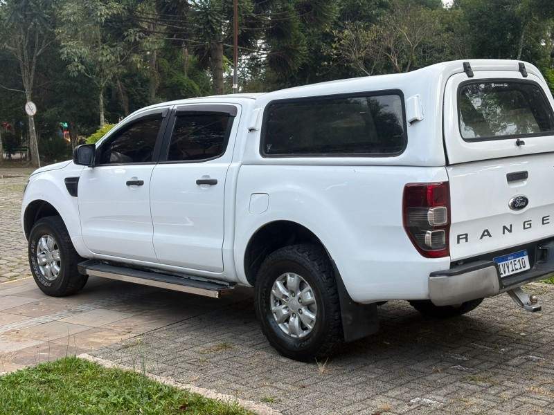 RANGER 2.5 XLT 4X2 CD 16V FLEX 4P MANUAL - 2015 - FARROUPILHA