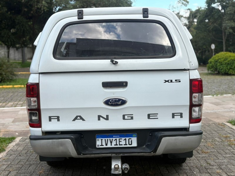 RANGER 2.5 XLT 4X2 CD 16V FLEX 4P MANUAL - 2015 - FARROUPILHA