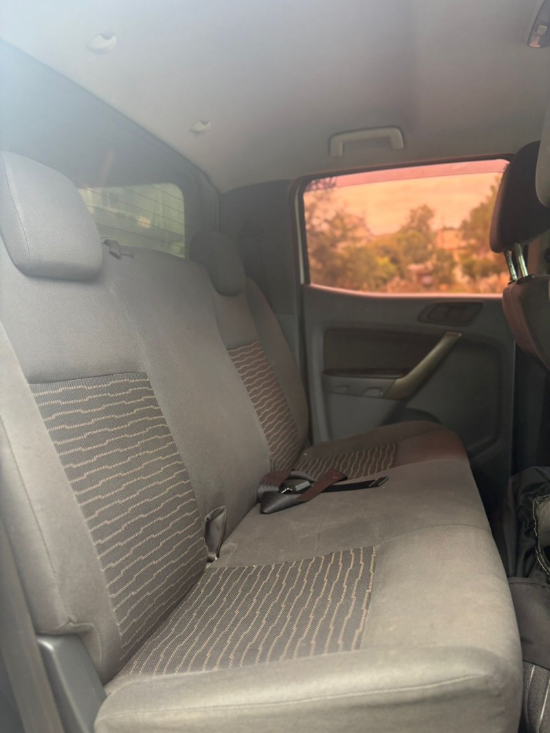 RANGER 2.5 XLT 4X2 CD 16V FLEX 4P MANUAL - 2015 - FARROUPILHA
