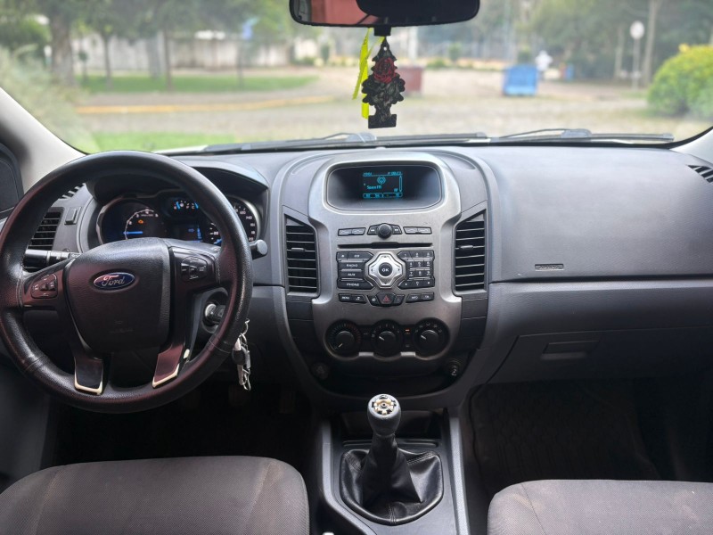 RANGER 2.5 XLT 4X2 CD 16V FLEX 4P MANUAL - 2015 - FARROUPILHA