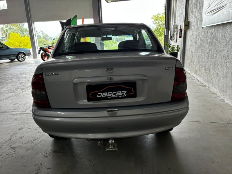 CORSA 1.0 MPFI MILENIUM SEDAN 8V GASOLINA 4P MANUAL - 2002 - BOM PRINCíPIO