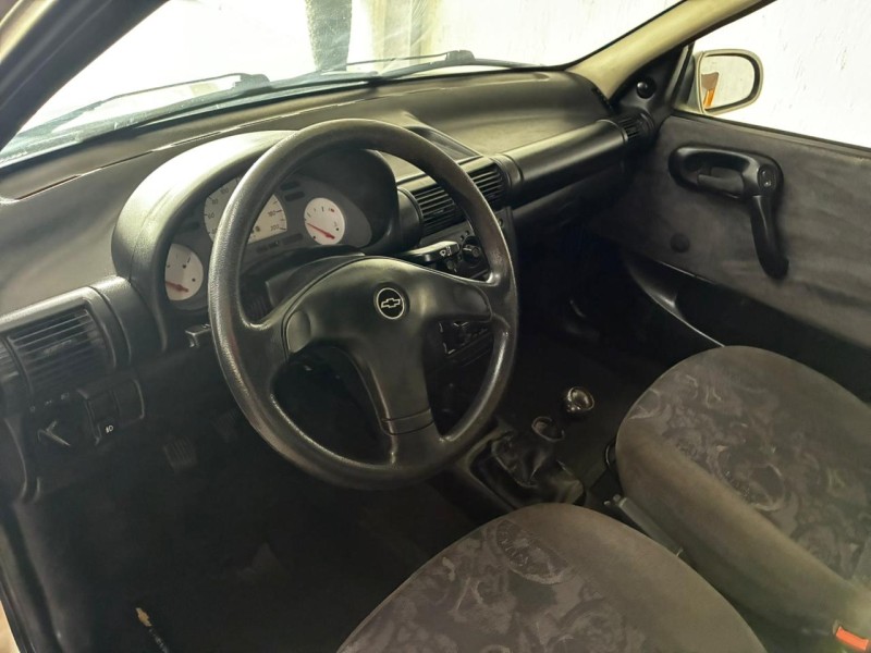 CORSA 1.0 MPFI MILENIUM SEDAN 8V GASOLINA 4P MANUAL - 2002 - BOM PRINCíPIO