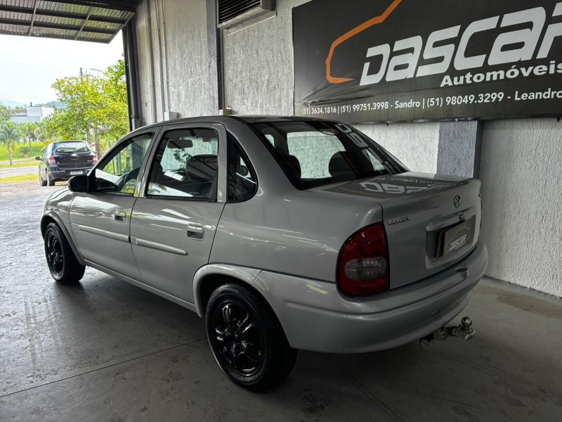 CORSA 1.0 MPFI MILENIUM SEDAN 8V GASOLINA 4P MANUAL - 2002 - BOM PRINCíPIO