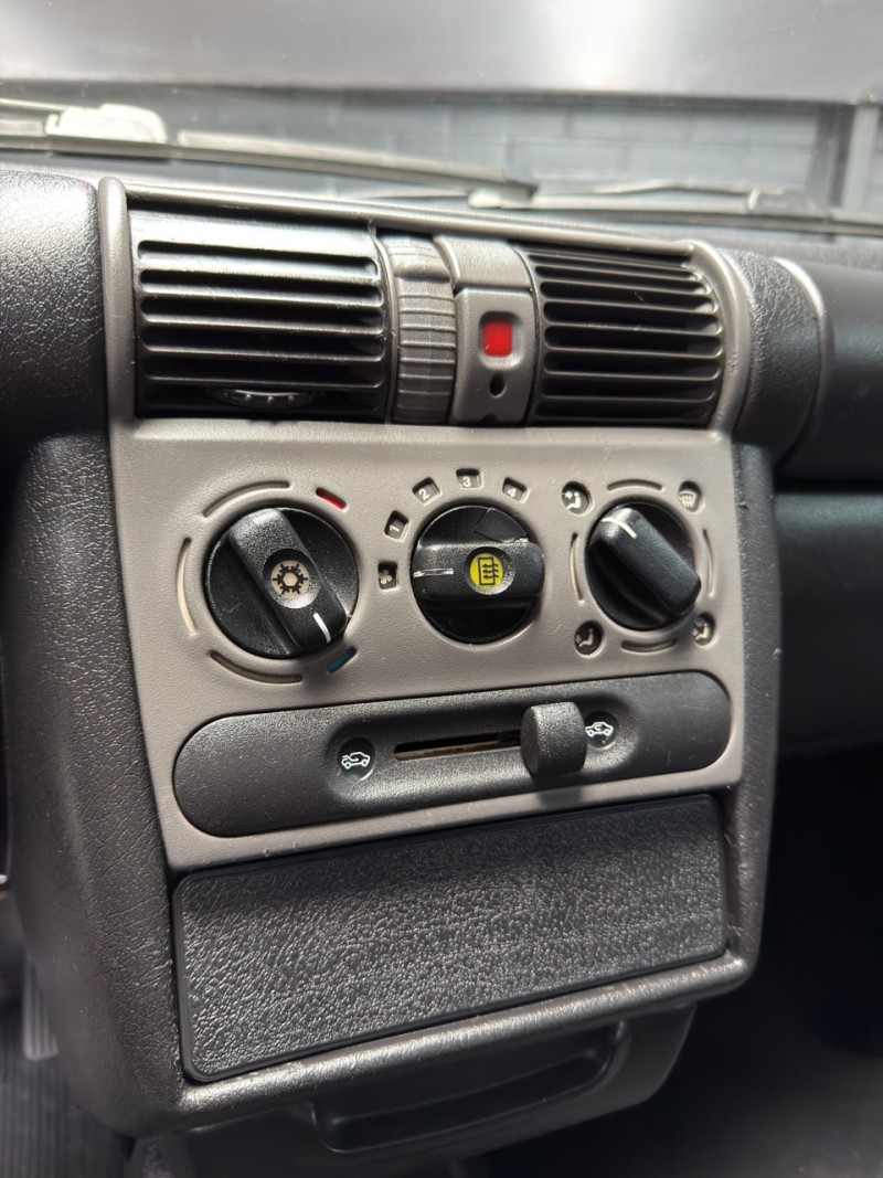CORSA 1.0 MPFI CLASSIC SEDAN 8V GASOLINA 4P MANUAL - 2003 - CAXIAS DO SUL