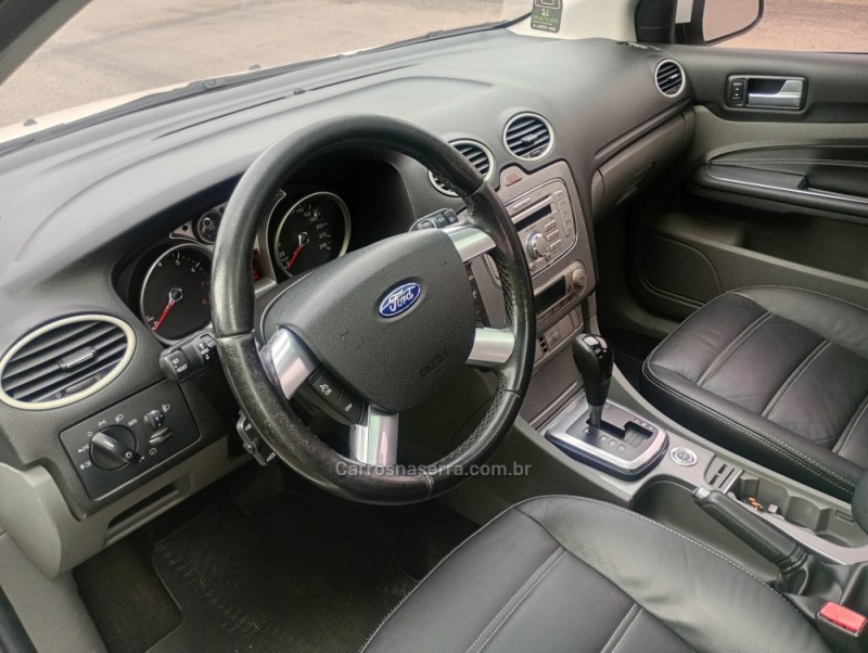 FOCUS 2.0 TITANIUM 16V FLEX 4P AUTOMÁTICO - 2012 - FARROUPILHA