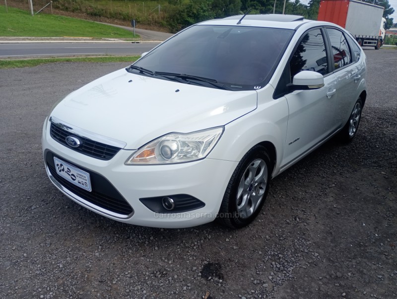 focus 2.0 titanium 16v flex 4p automatico 2012 farroupilha