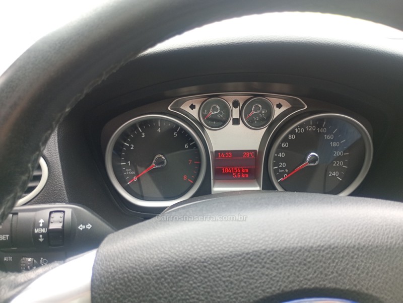 FOCUS 2.0 TITANIUM 16V FLEX 4P AUTOMÁTICO - 2012 - FARROUPILHA