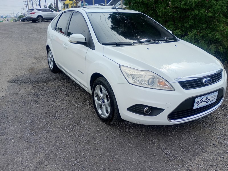 FOCUS 2.0 TITANIUM 16V FLEX 4P AUTOMÁTICO - 2012 - FARROUPILHA