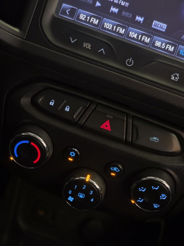 ONIX 1.4 MPFI EFFECT 8V FLEX 4P MANUAL - 2015 - CAXIAS DO SUL