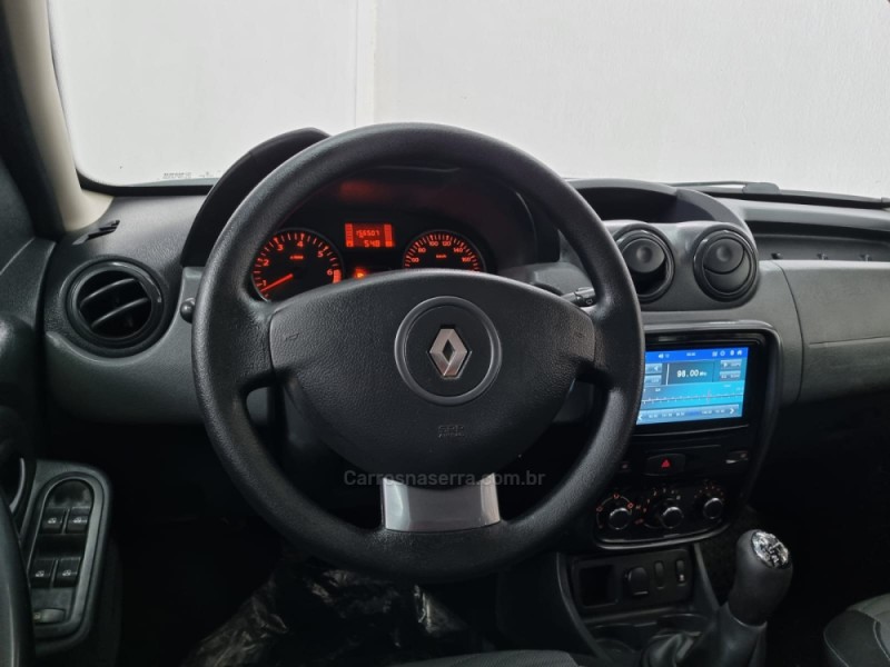 DUSTER 1.6 DYNAMIQUE 4X2 16V FLEX 4P MANUAL - 2014 - VACARIA