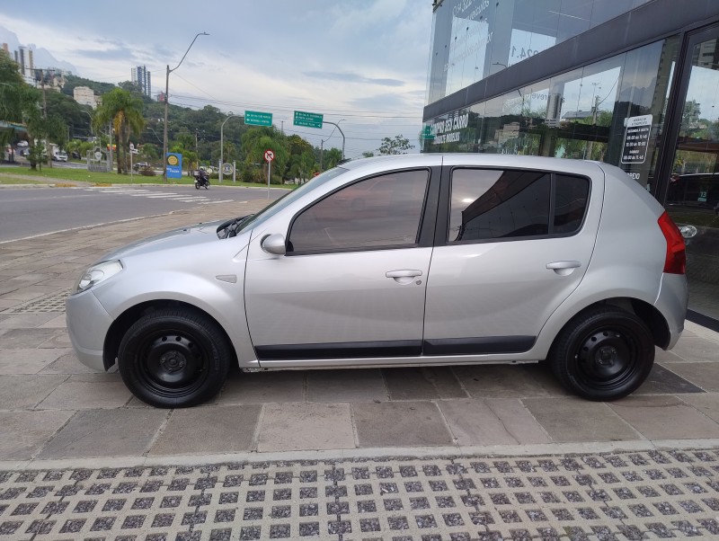 SANDERO 1.6 PRIVILÉGE 8V FLEX 4P MANUAL - 2009 - CAXIAS DO SUL