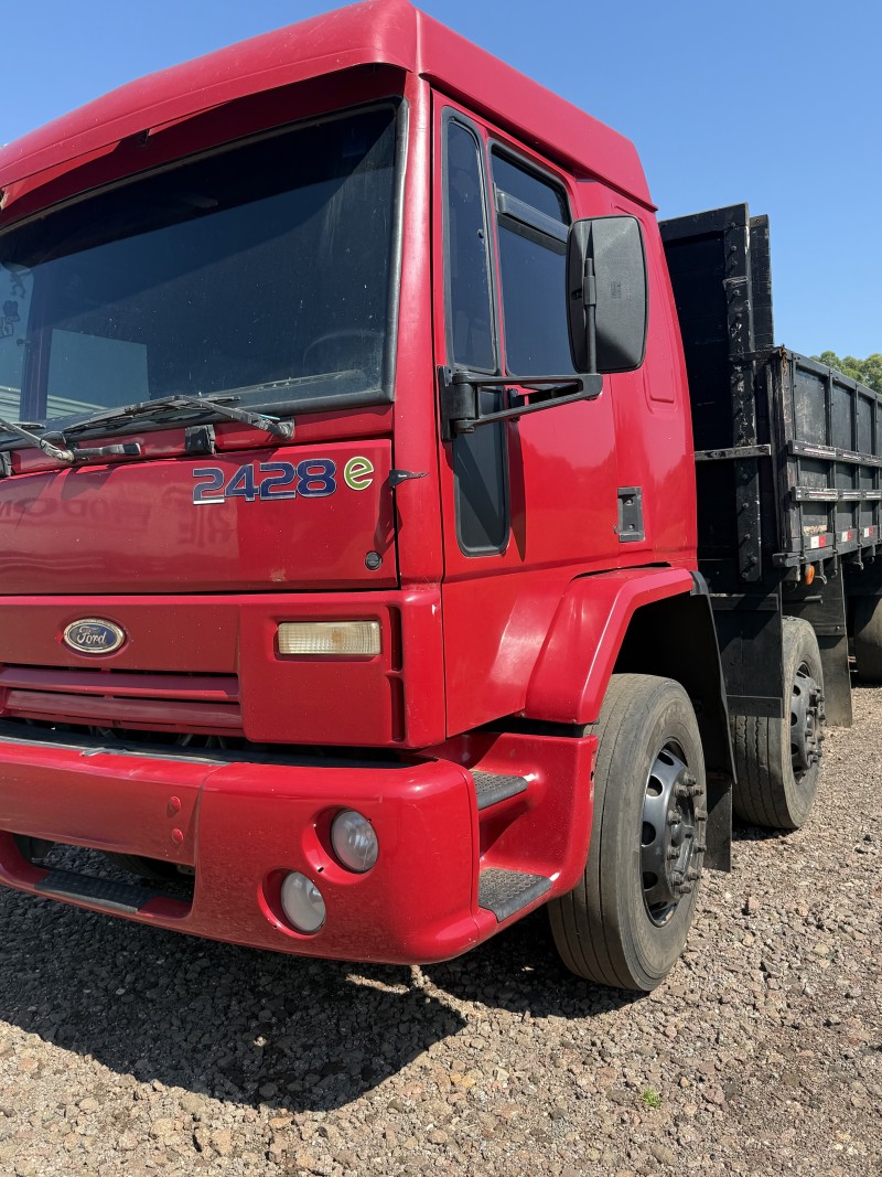 cargo 2428 4 eixos 2009 estrela