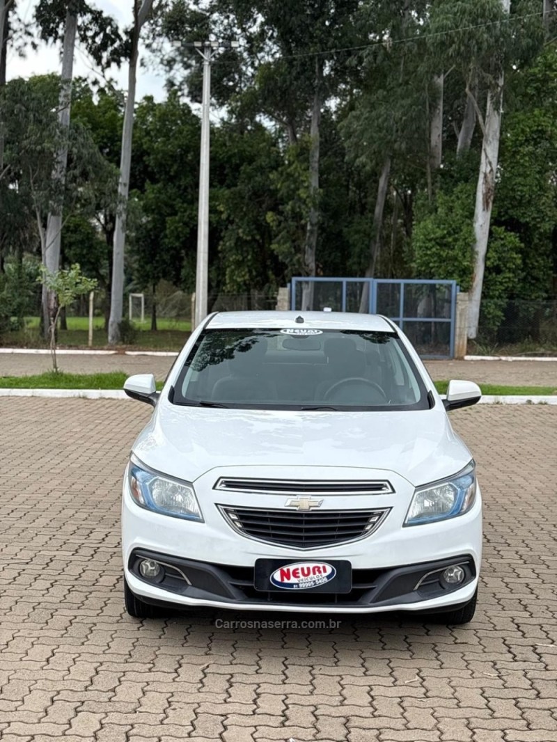 PRISMA 1.4 MPFI LTZ 8V FLEX 4P MANUAL - 2014 - LAJEADO