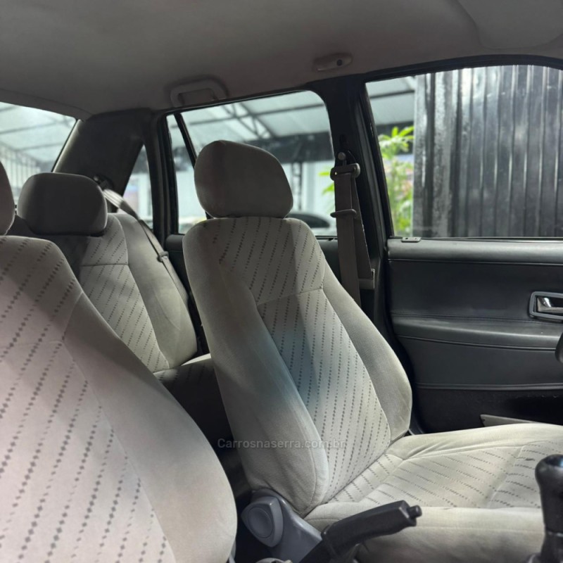 SANTANA 2.0 MI 8V GASOLINA 4P MANUAL - 2002 - ESTâNCIA VELHA