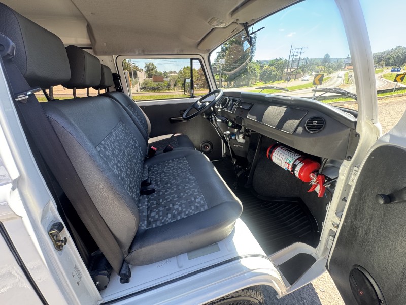 KOMBI 1.4 MI STD LOTAÇÃO 8V FLEX 3P MANUAL - 2012 - DOIS IRMãOS